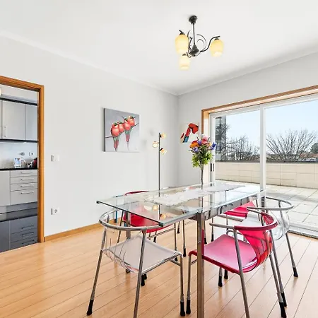 Guestready - Charming Retreat With Terrace Oporto